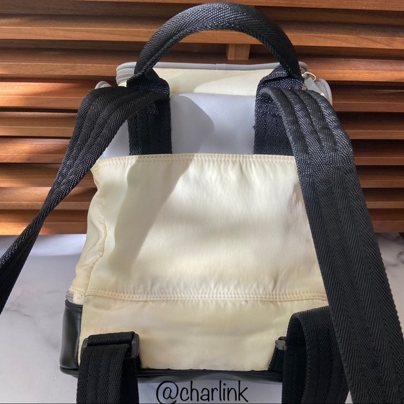 ❌SOLD❌ CHANEL mini backpack - Authentic Vintage - Picture 4 of 16
